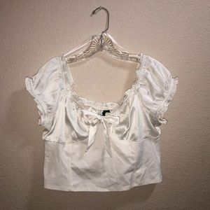 Gorgeous pearl white crop